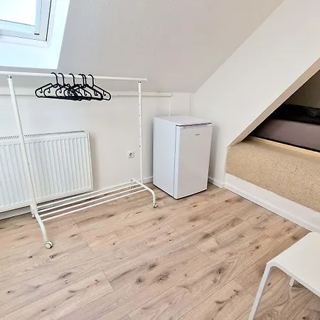 Modern 6-bedroom With Rooftop Terrace, Free Wi-fi And Parking- Mnd01 Menden