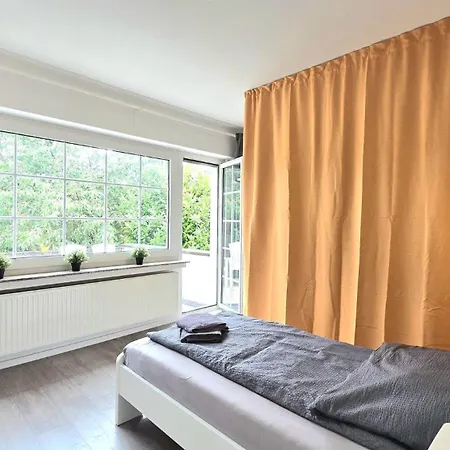 Modern 6-bedroom With Rooftop Terrace, Free Wi-fi And Parking- Mnd01 Apartment *