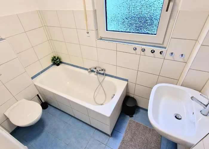 Modern 6-bedroom With Rooftop Terrace, Free Wi-fi And Parking- Mnd01 * 멘덴