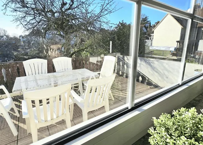 아파트 Modern 6-bedroom With Rooftop Terrace, Free Wi-fi And Parking- Mnd01 멘덴