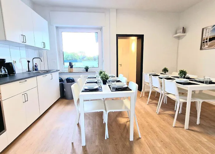 Modern 6-bedroom With Rooftop Terrace, Free Wi-fi And Parking- Mnd01