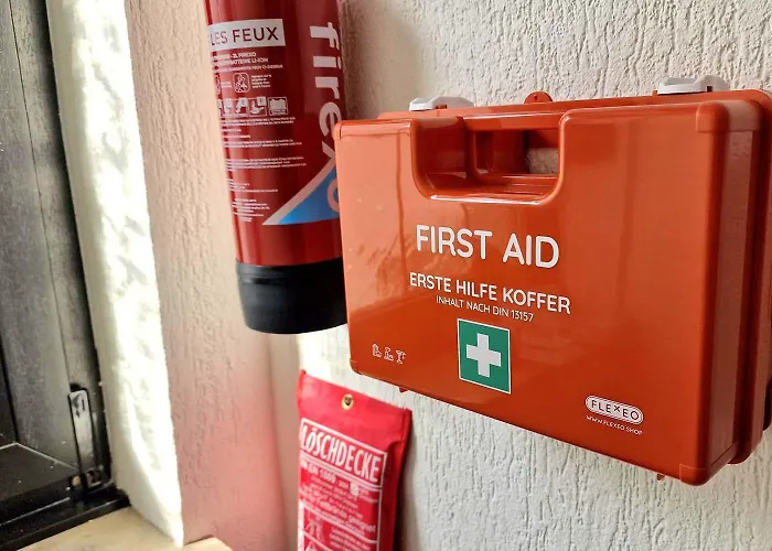 아파트 Modern 6-bedroom With Rooftop Terrace, Free Wi-fi And Parking- Mnd01 멘덴