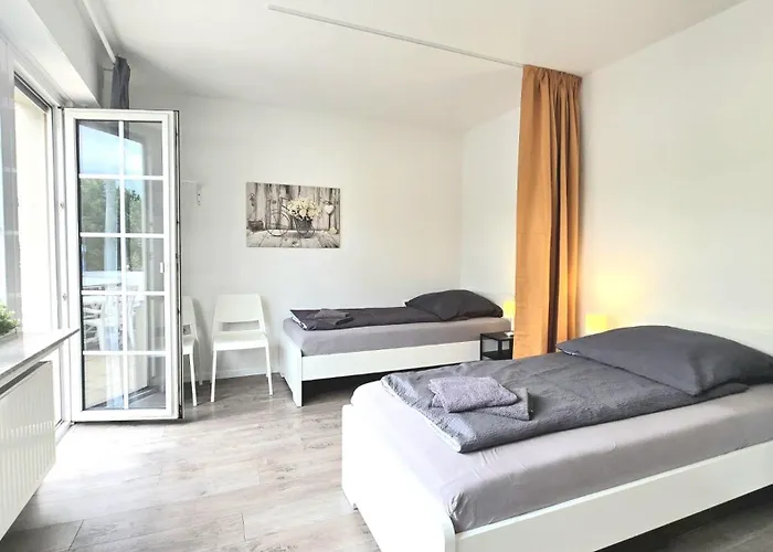 Modern 6-bedroom With Rooftop Terrace, Free Wi-fi And Parking- Mnd01 아파트 멘덴