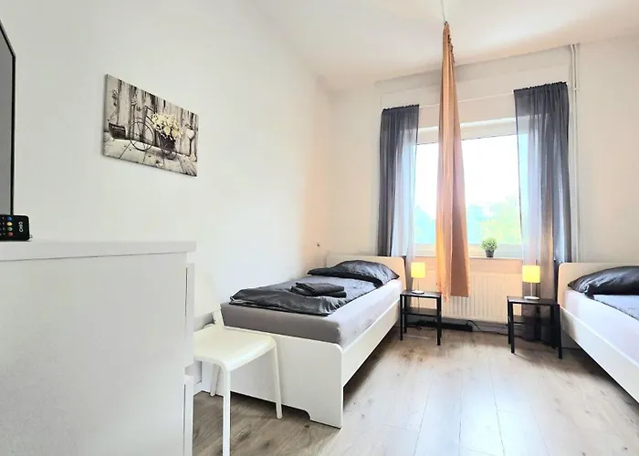 아파트 Modern 6-bedroom With Rooftop Terrace, Free Wi-fi And Parking- Mnd01 멘덴