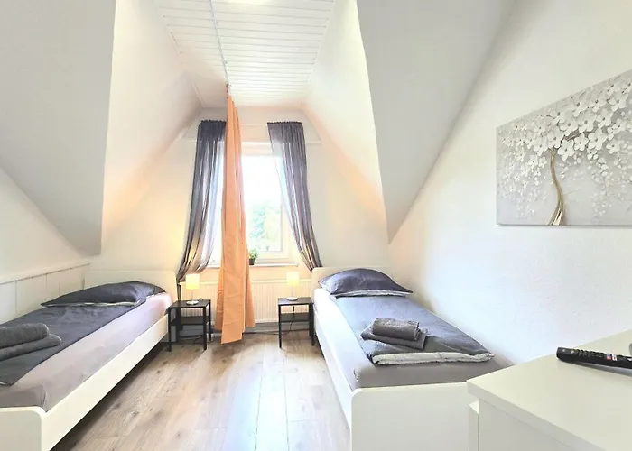 Modern 6-bedroom With Rooftop Terrace, Free Wi-fi And Parking- Mnd01 * 멘덴